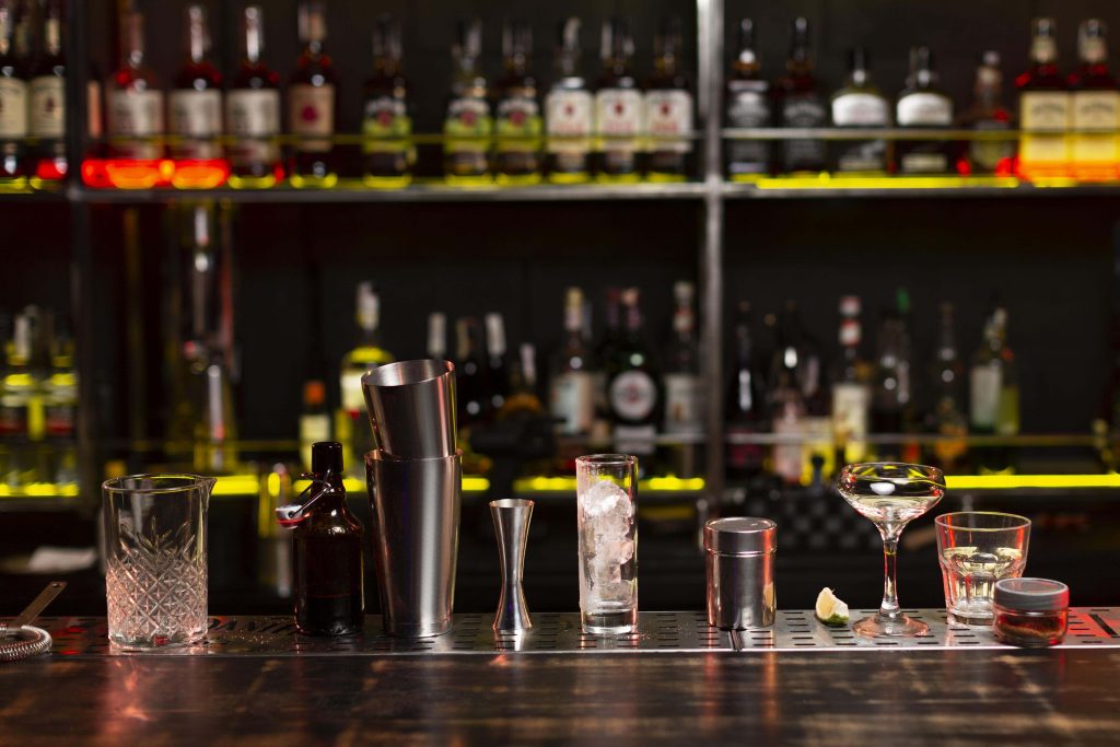 cocktails-shaker-arrangement-night-club
