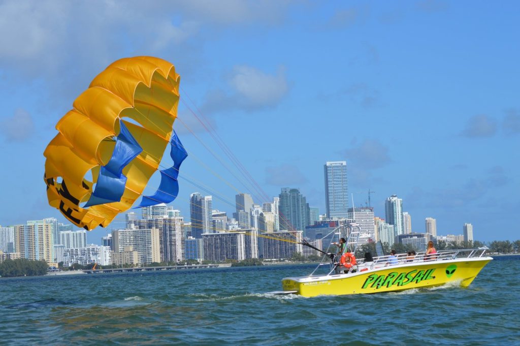 parasailing-boat-parachute