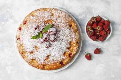 simple-cake-with-powdered-sugar-fresh-raspberries-light-summer-berry-dessert