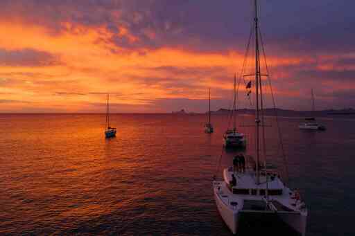 boats-shipping-sea-sunset